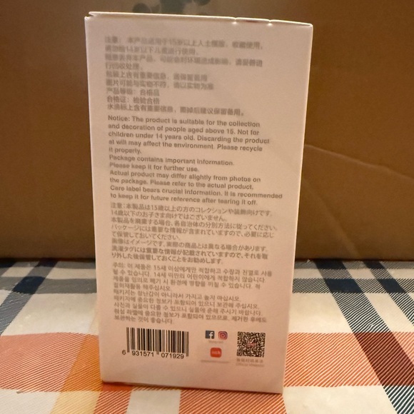 Authentic Labubu Brand New- Big into Energy -Serenity- Vinyl Plush - Picture 4 of 10